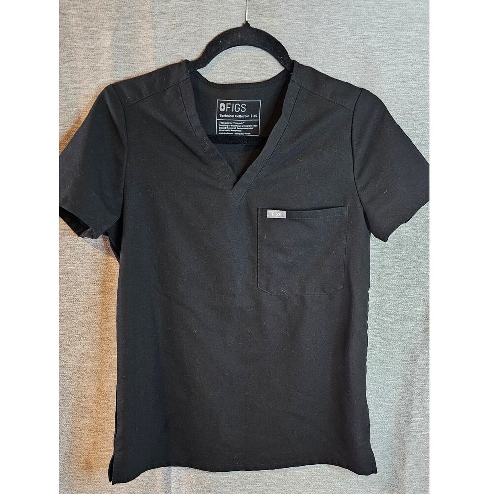 Figs Scrubs Technical Collection One-Pocket Scrub Top in Black Size XS
